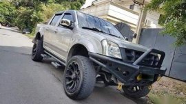Selling Isuzu D-Max 2005 Automatic Diesel in Quezon City