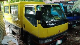 Selling 2nd Hand Mitsubishi Fuso 2006 Van at 90000 km in Las Piñas