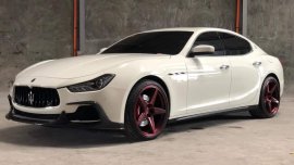 White Maserati Ghibli 2016 Sedan at 10000 km for sale
