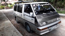 Selling Mitsubishi L300 2019 Manual Gasoline in Cuenca