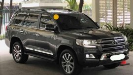 Selling Toyota Land Cruiser 2019 at 10000 km in Manila