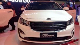 Selling Brand New Kia Grand Carnival 2019 in Makati