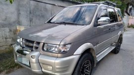 Selling 2nd Hand Isuzu Crosswind 2004 Automatic Diesel at 130000 km in Bacolor
