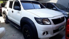 Selling White Toyota Hilux 2012 Manual Gasoline at 110157 km in Quezon City