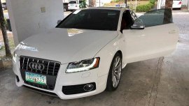 Selling White Audi S5 2012 Automatic Gasoline at 29000 km 
