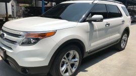 Pearl White Ford Explorer 2014 Automatic Gasoline for sale in Parañaque