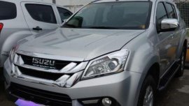 Selling Isuzu Mu-X 2016 Automatic Diesel in Quezon City
