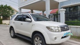 Toyota Fortuner 2009 Automatic Gasoline for sale in Silang