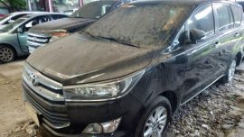 Selling Black Toyota Innova 2016 at 42000 km in Makati