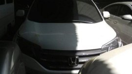 White Honda Cr-V 2012 at 26000 km for sale