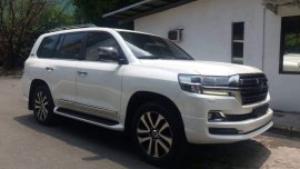 Selling Toyota Land Cruiser 2019 Automatic Diesel in Makati