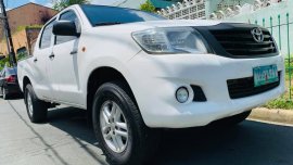 White 2013 Toyota Hilux Truck at 60000 km for sale 
