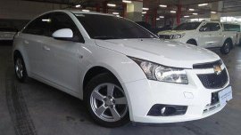Selling White Chevrolet Cruze 2012 Automatic Gasoline at 30000 km