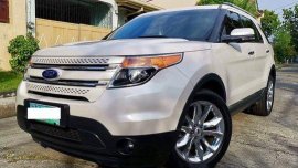 White Ford Explorer 2012 at 40000 km for sale