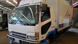 White Mitsubishi CanterA 2006 Truck at 100000 km for sale 