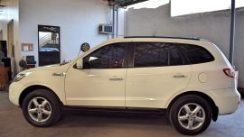 White Hyundai Santa Fe 2010 Automatic Gasoline for sale in Manila
