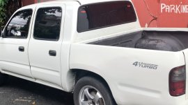 White Toyota Hilux 2001 Manual for sale in Las Pinas 