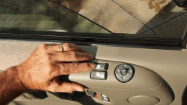 Troubling with Car Windows Stuck? Here's How to Fix Them
