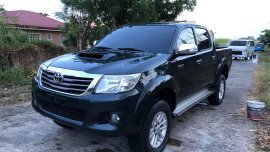 Sell Used 2013 Toyota Hilux Manual Diesel in Isabela 