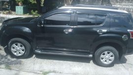Selling Black Isuzu Mu-X 2016 in Parañaque