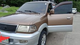 Selling 2nd Hand Toyota Revo 2002 at 100000 km in Las Pinas 