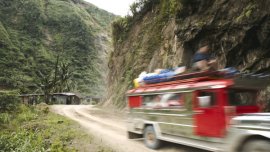 4 must-do things to avoid accidents when driving through a pass 