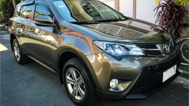 Selling Used 2015 Toyota Rav4 at 47000 km in Pasig 