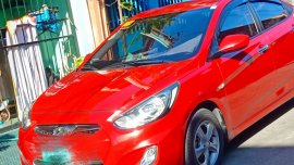 Selling Red Hyundai Accent 2013 Sedan at 80000 km 