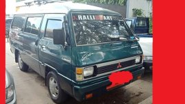Selling Mitsubishi L300 1997 Van in Manila
