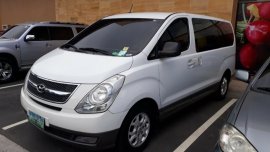 Sell White 2010 Hyundai Starex in Alegria 