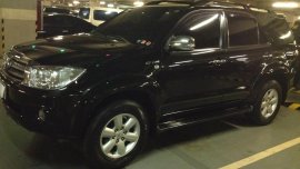 Selling Black Toyota Fortuner 2009 at 81000 km 