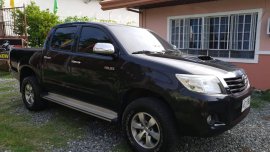 Black 2014 Toyota Hilux Manual Diesel for sale in Isabela 