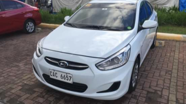 Selling 2nd Hand Hyundai Accent 2017 at 33000 km 