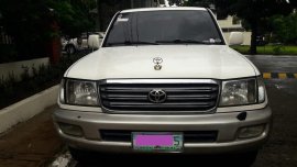Sell White 2005 Toyota Land Cruiser Automatic Gasoline in Metro Manila 