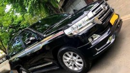 Selling Toyota Land Cruiser 2019 in Paranaque City