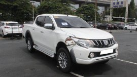 Selling White Mitsubishi Strada 2018 Automatic Diesel 