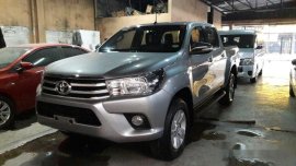 Selling Silver Toyota Hilux 2016 Manual Diesel