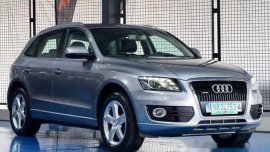 Selling Silver Audi Q5 2009 Automatic Gasoline 