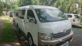 White Toyota Hiace 2010 at 130000 km for sale