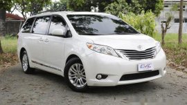 Selling White Toyota Sienna 2015 in Quezon City