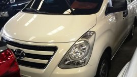 Selling White Hyundai Starex 2017 Van in Manila 