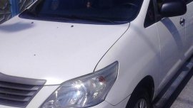 Sell White 2013 Toyota Innova in Bacoor 