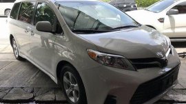 Sell White 2019 Toyota Sienna in Quezon City