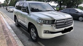 White Toyota Land Cruiser 2015 at 50000 km for sale 