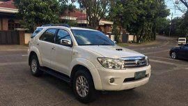 White Toyota Fortuner 2010 Automatic Diesel for sale