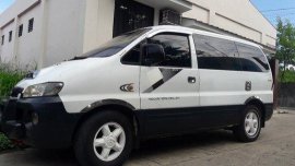 White Hyundai Starex 2006 Manual Diesel for sale 