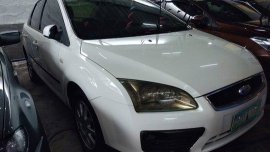 Sell White 2005 Ford Focus in Quezon City