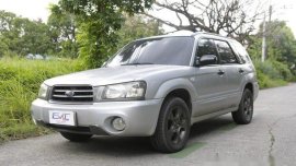 Silver Subaru Forester 2007 at 200000 km for sale 