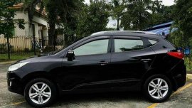 Black Hyundai Tucson 2012 at 50000 km for sale 