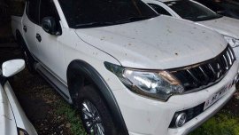 White Mitsubishi Strada 2018 Manual Diesel for sale